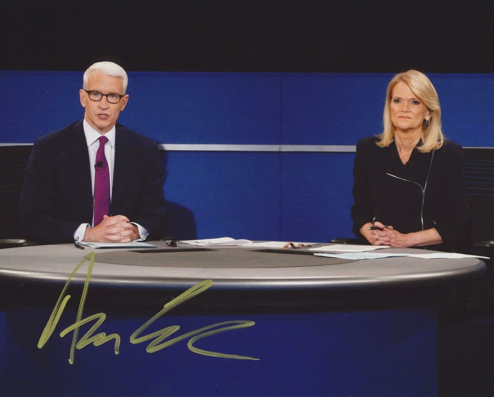 ANDERSON COOPER SIGNED CNN 8X10 PHOTO 2
