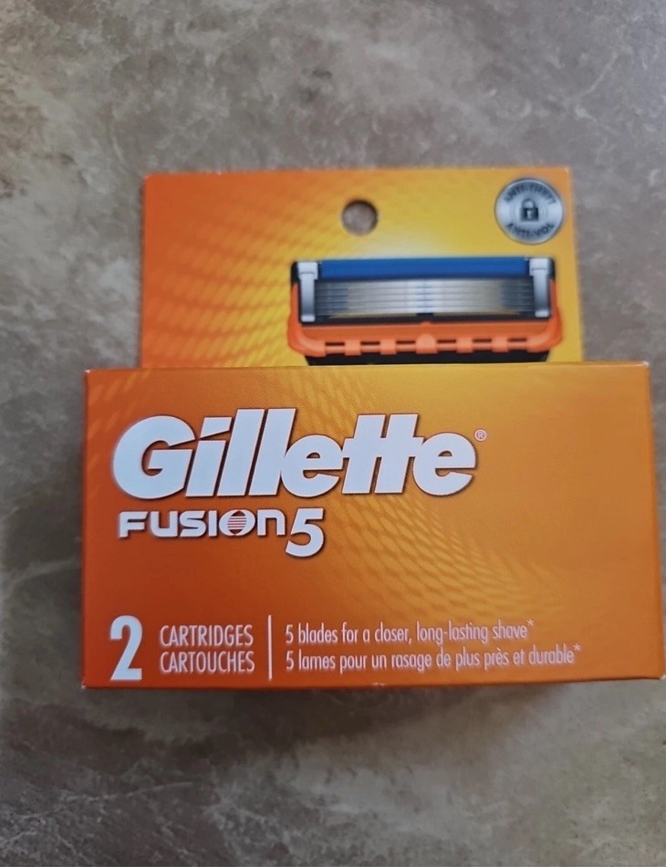 Gillette Fusion5 ProShield Men's Razor, Handle and 2 Blade Refills