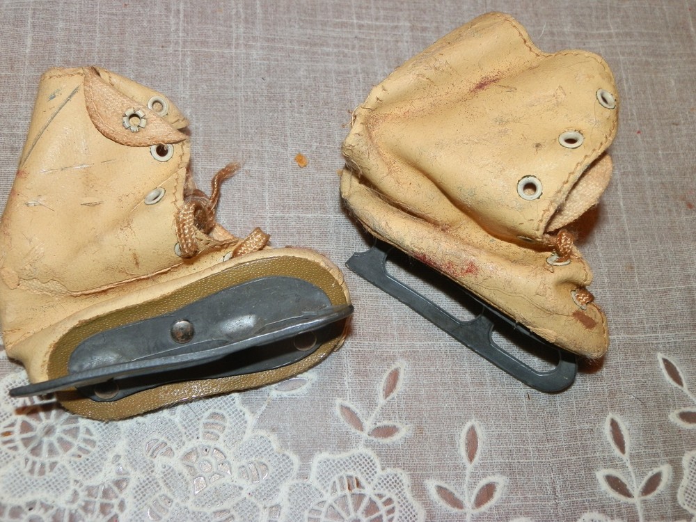 Vintage Doll Ice Skates  Doll Skates Vintage Doll Shoes Ice Skates 1940’s