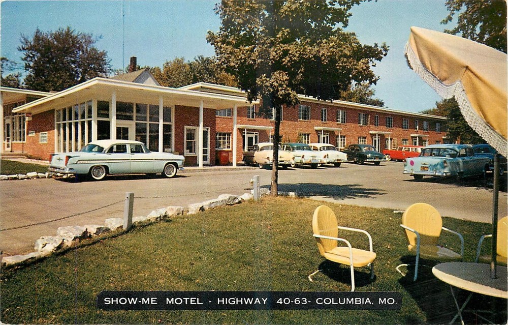 1950s Columbia Missouri Show Me Motel autos occupation Tetirick Postcard 25-5864