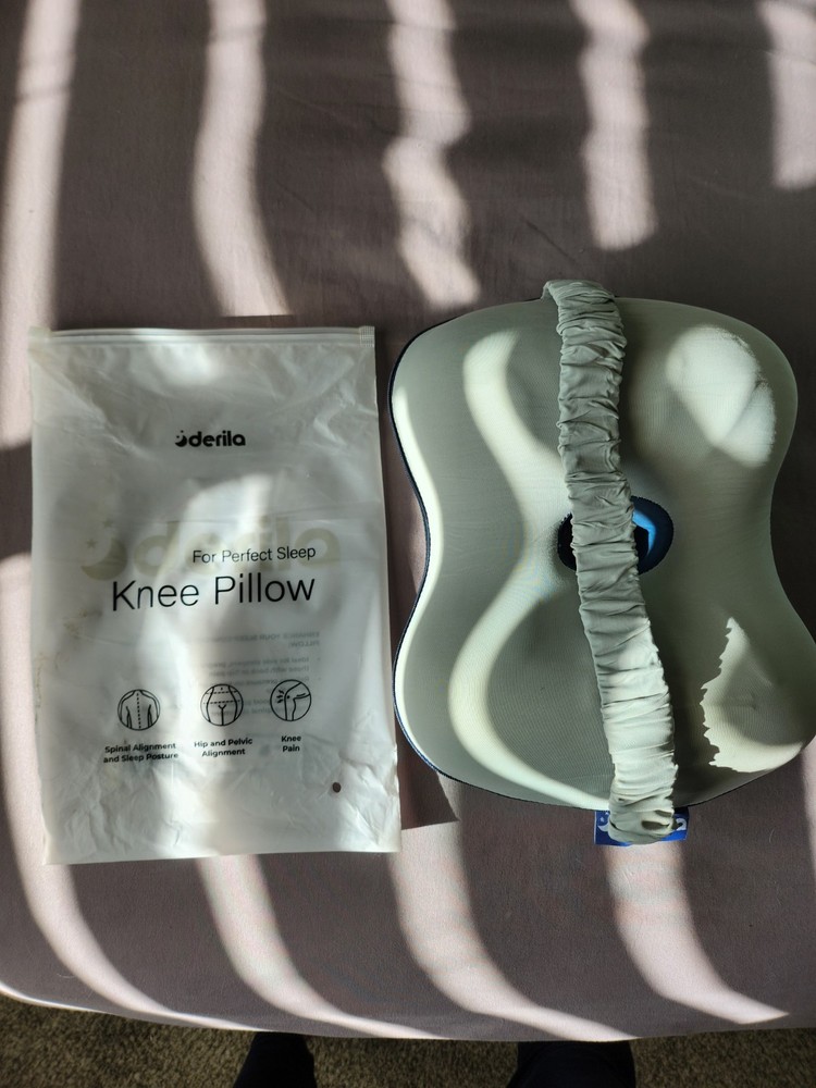 Brand New Derila Memory Foam Knee Pillow With A Strap