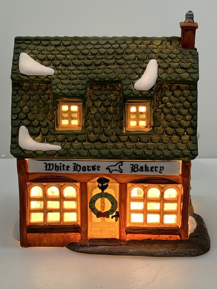 Dept 56 “White Horse Bakery” Heritage Village Collection 5926-9 Retired