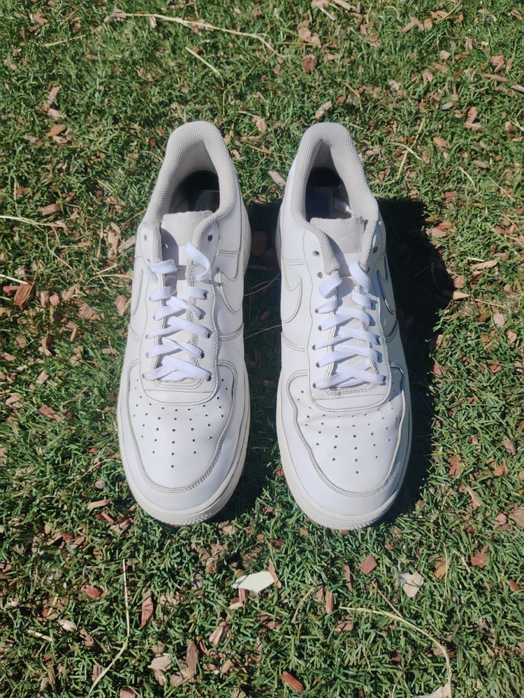 Nike Air Force 1 '07 Low Mens Size 12 White Athletic Lifestyle Shoes Sneakers