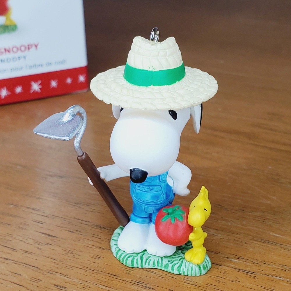 Hallmark Peanuts Green Thumb Snoopy Tree Ornament 2016 Keepsake Christmas