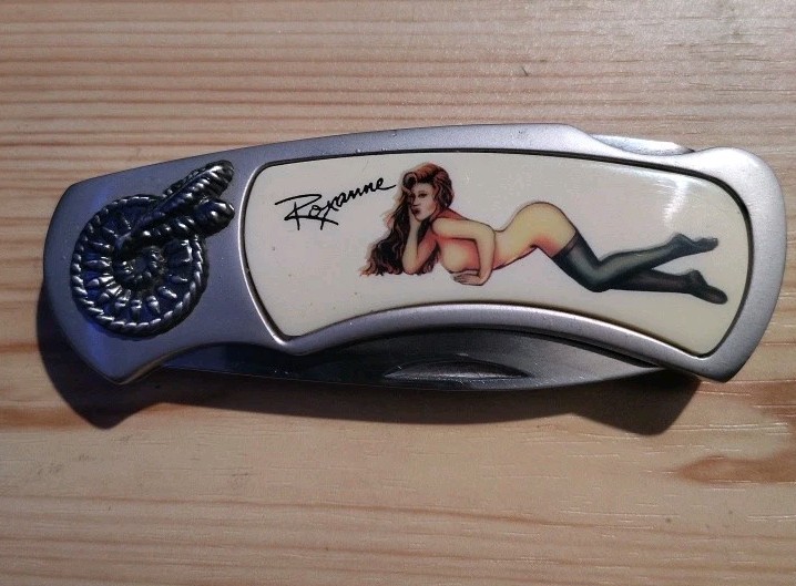 VTG COLLECTOR'S KNIFE Sexy PIN-UP Girl ROXANNE Folding RETRO NUDE BLACK STOCKING