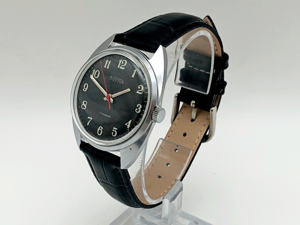 WOSTOK 2409 Vintage Mechanical Wristwatch 17 Jewels Vostok USSR Serviced Watch