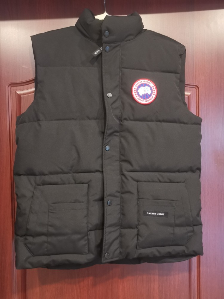 CANADA GOOSE Sleeveless Down Gilet Black Warm Casual