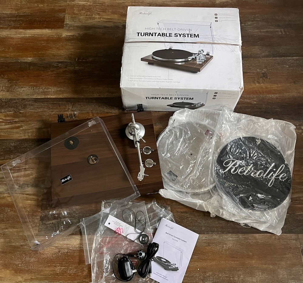 Retrolife Vintage Bluetooth Turntable with Belt Drive in Classic Brown HQ-KZ006