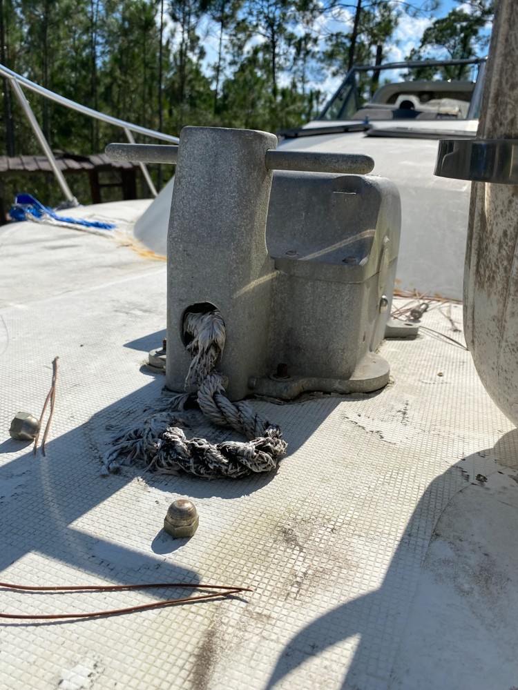 High-Performance Good Windlass CFD Electric Anchor Windlass for Boats Up to 42 Feet