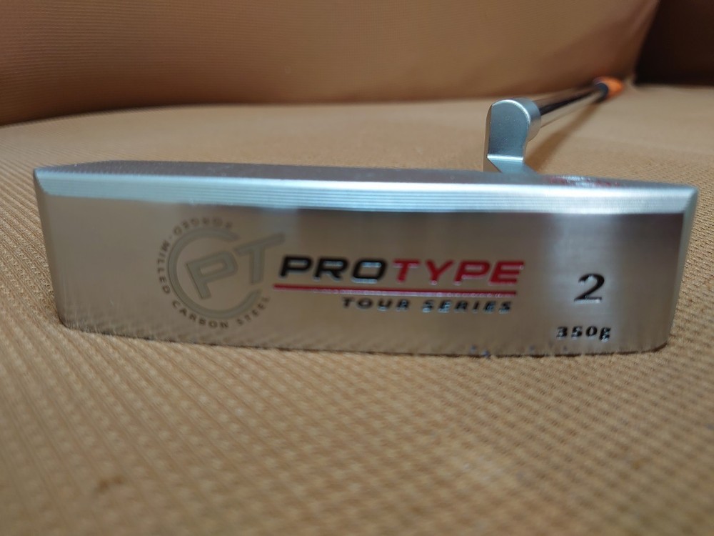 Odyssey Prototype Tour 2 33 Inch Putter in Excellent Condition