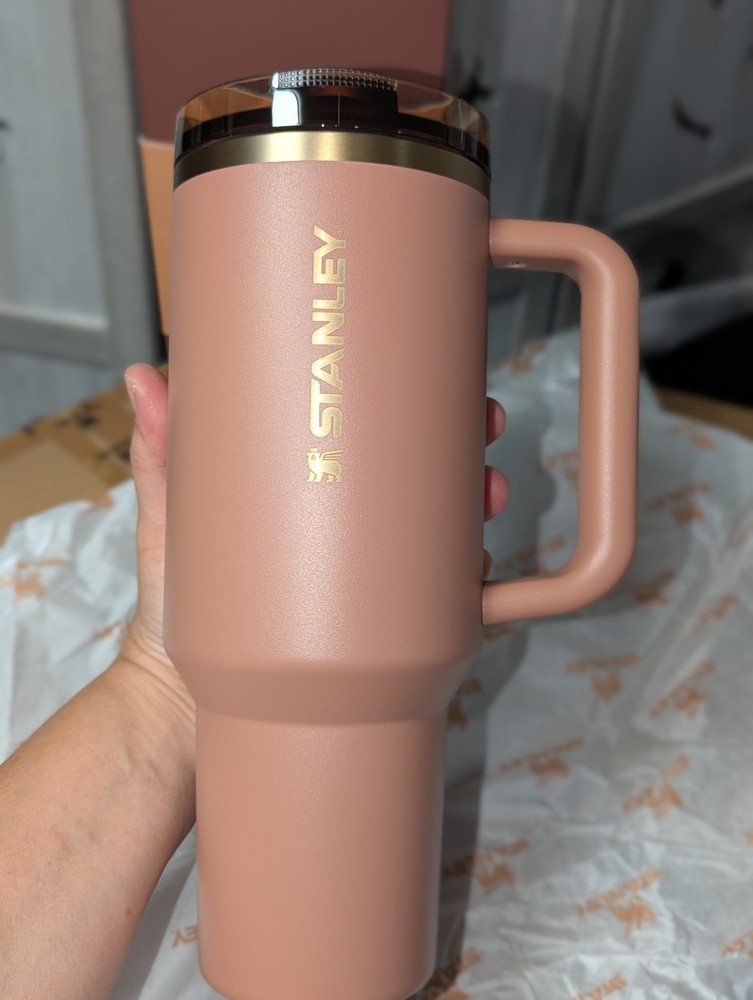 NEW Stanley cup The Quencher ProTour Flip Straw Tumbler 40 OZ Mocha Latte GIFT