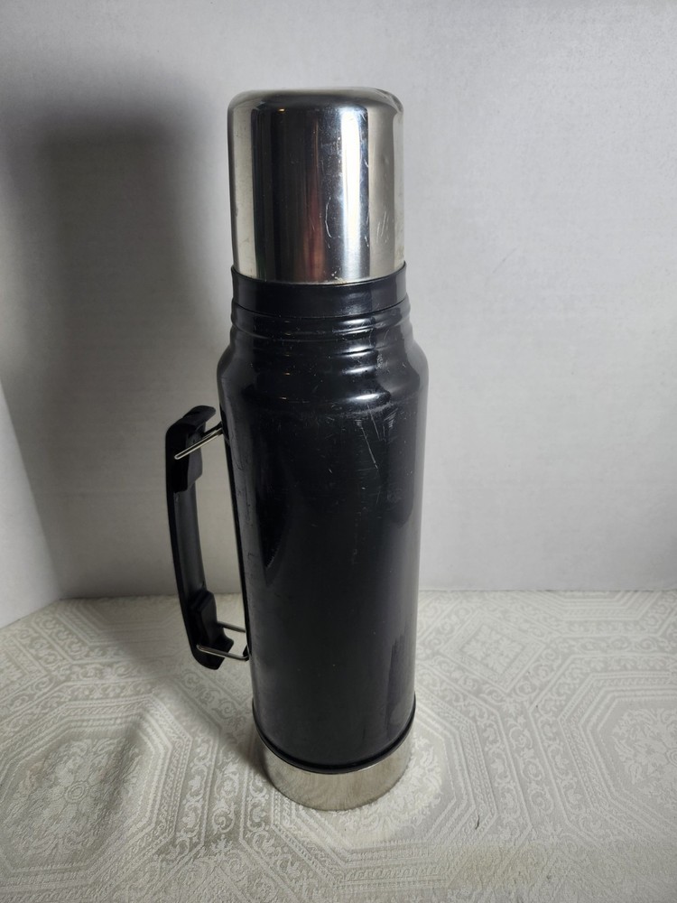 STANLEY THERMOS BUILT FOR LIFE 1.1 QT. /1 OL. BLACK