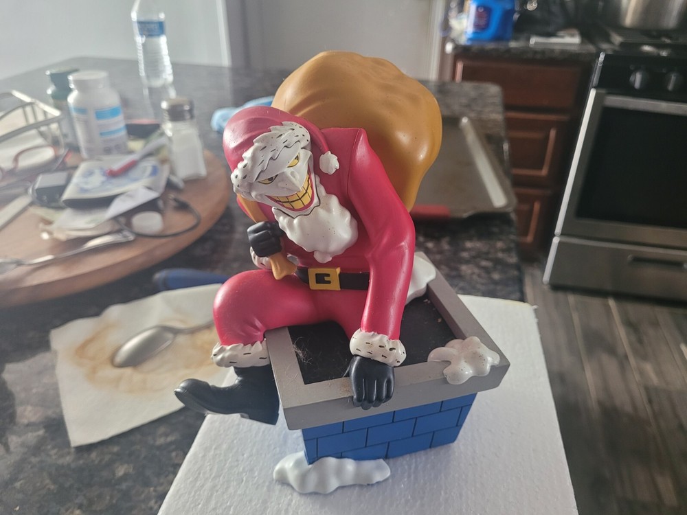 The Joker Santa Collectible Statue Limited Edition Gamestop Icon Heroes #536
