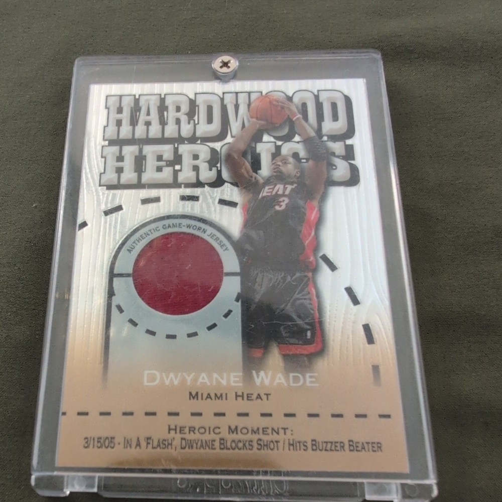 2005-06 Topps Chrome Dwyane Wade Hardwood Heroics 388/400 Game Jersey Card HH-DW  