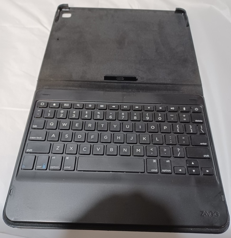 Zagg Messenger Folio Keyboard Case for iPad – Sleek Design & Durable Protection ID8BSF-BBO