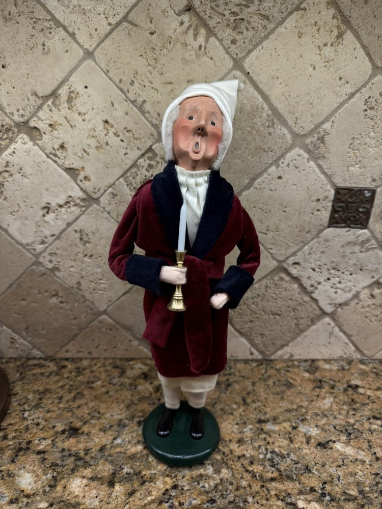 2009 Byers Choice Caroler Scrooge In Red Robe Dickens A Christmas Carol