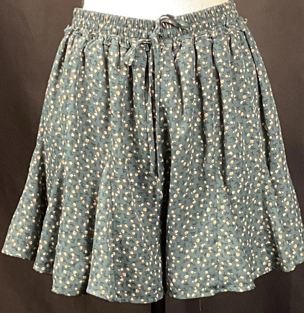 Paper Crane Women’s Size M Green Floral Mini Skort Flowy Boho Modest Comfy