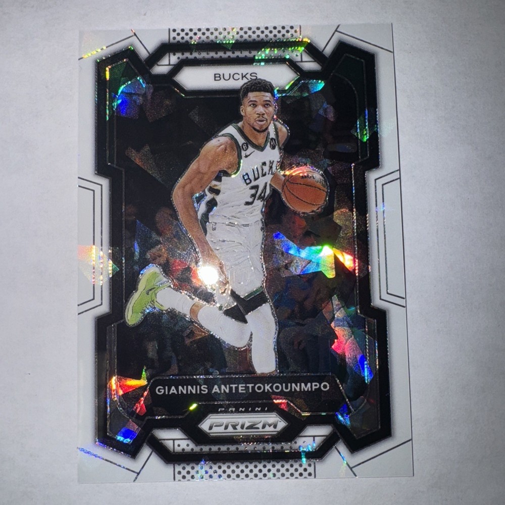 2023-24 Panini Prizm Giannis Antetokounmpo White Ice Prizm #103 /35 Rare NBA Card