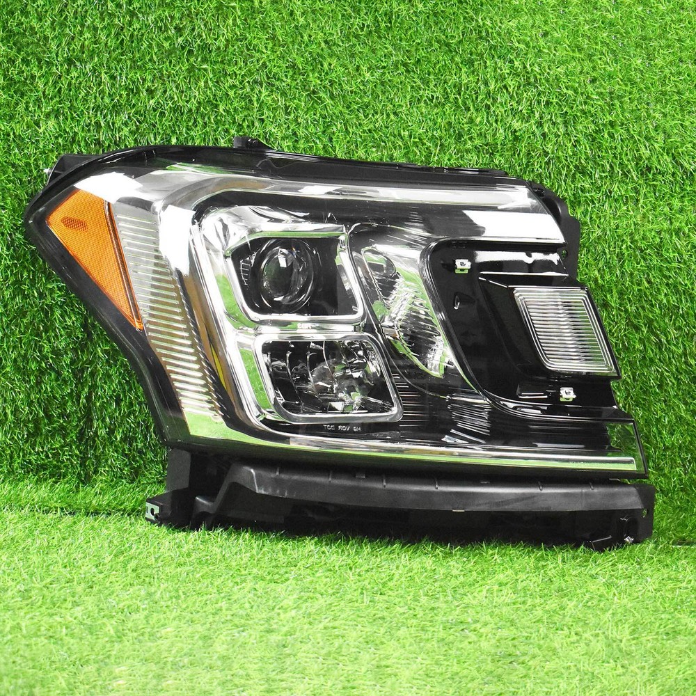 2018-2020 Ford Expedition Passenger Side Headlight Lamp with Bulbs  