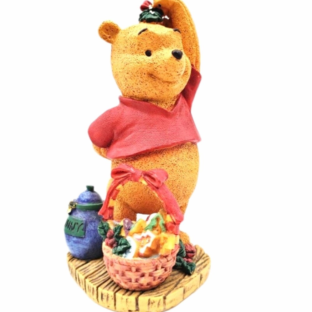 Disney Simply Pooh Mistletoe Christmas Figure Small