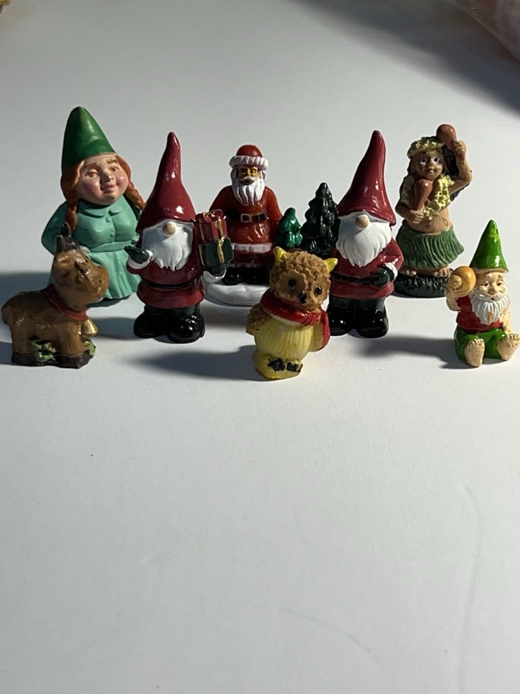 Beautiful Christmas Decor Mix Figure Decor Minis Animals And More