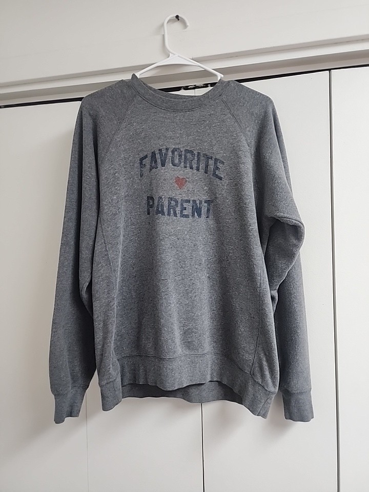 Favorite Daughter Sweatshirt Womens Med. Gray Heart Graphic Pullover Fleece