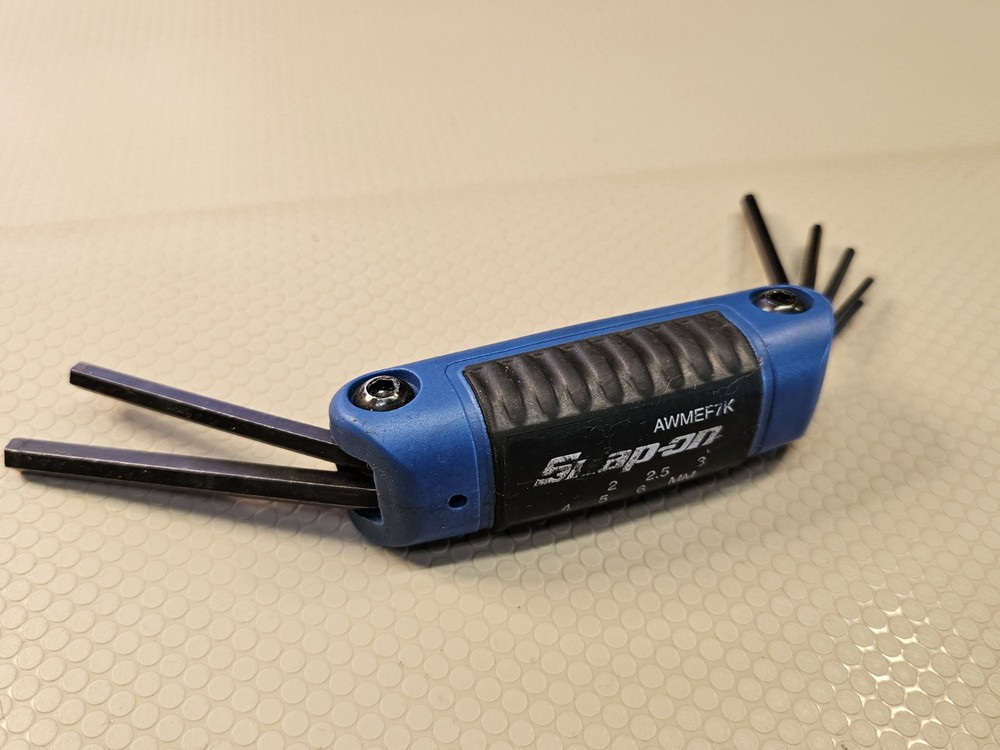 Snap On Tools Folding METRIC Hex Wrench Set Plastic Handle AWMEF7K -7 keys