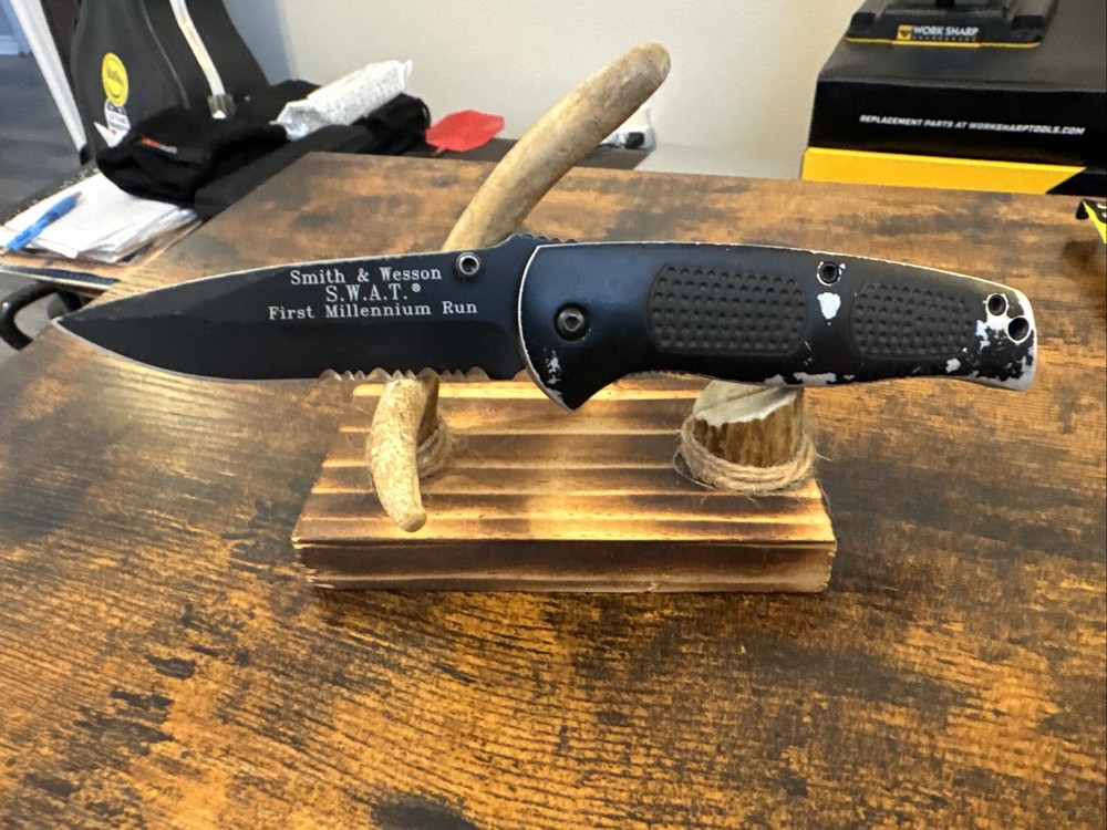 Smith & Wesson S.W.A.T. Folding Knife First Millennium Run 440 Taiwan 1990's