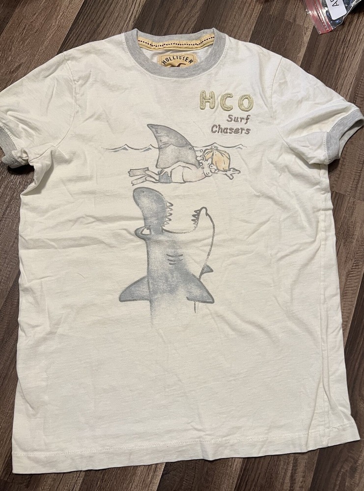 Vtg Hollister Mens Tee Shirt Embroidered Spellout Surfer Dude W/ Shark Graphic M