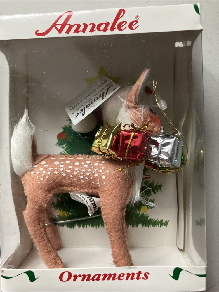 Vintage 2009 Annalee Christmas REINDEER wreath of presents ORNAMENT 4.5