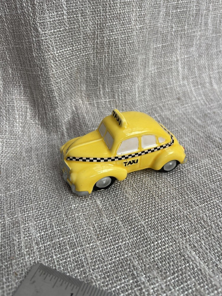 Dept 56 1987 Snow Village Yellow Checker Taxi Accessory 5106-3 No Box