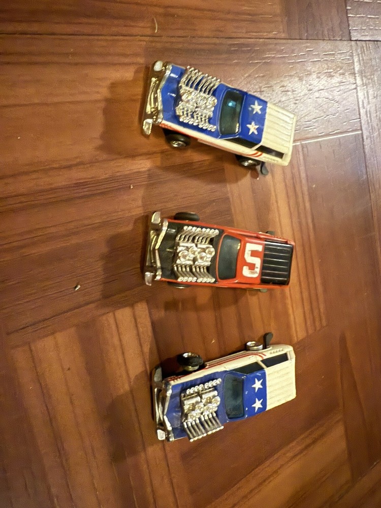 Vintage Lionel Vega Station Wagon Slot Car in White Red Blue