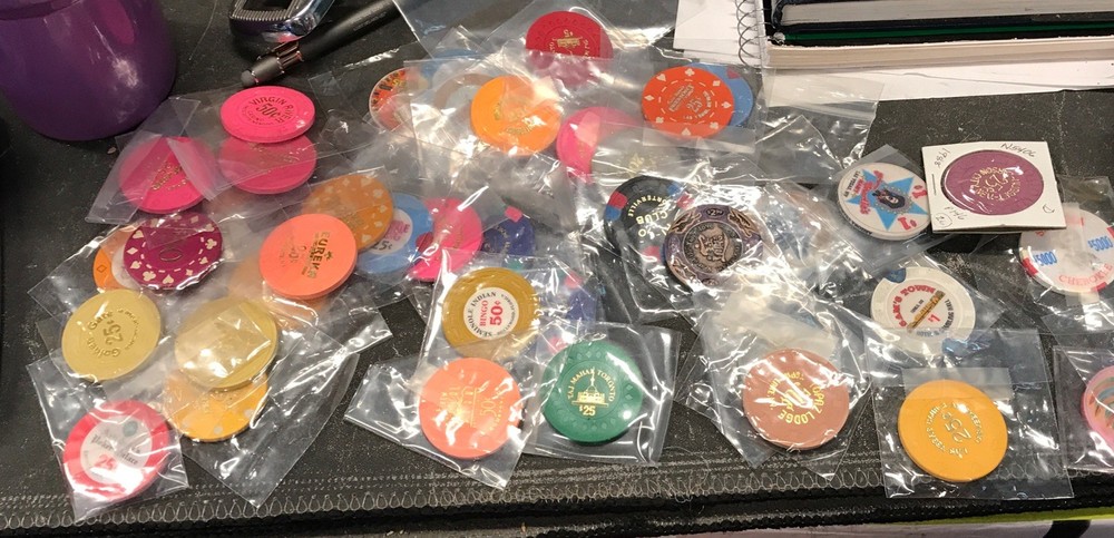 LOT of 25 Different Casino Chips Various Values & Casinos. ( W 1 )