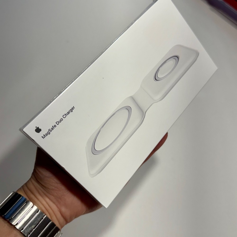 Brand New Sealed Apple MagSafe Duo Charger A2458 White MHXF3AMA