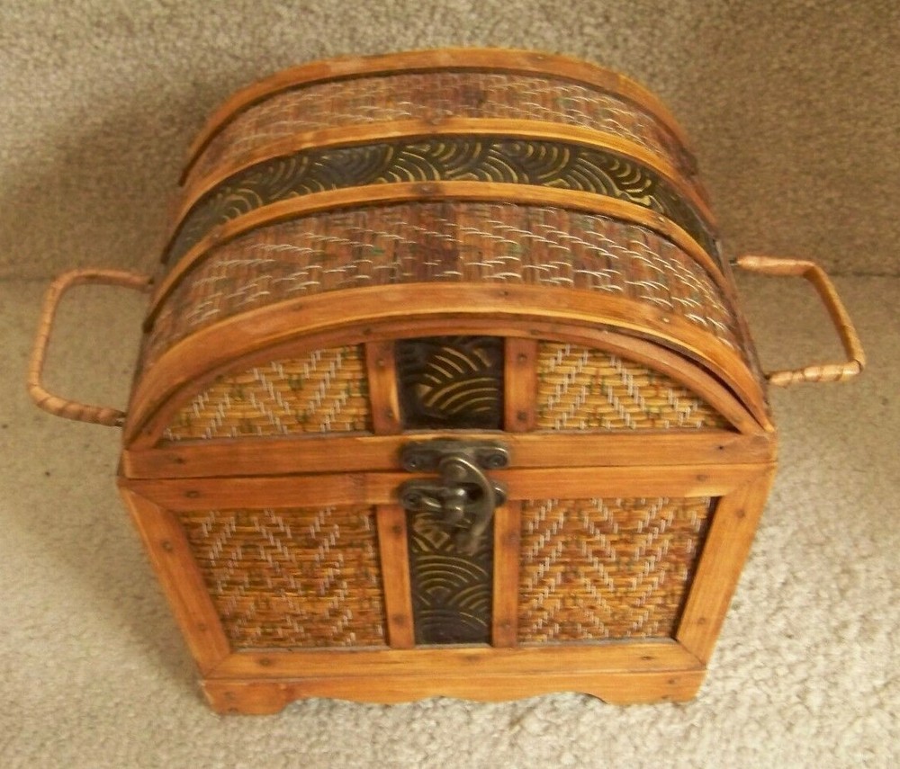 Decorative wood box latch 2 wrapped handles woven layered nailed 5