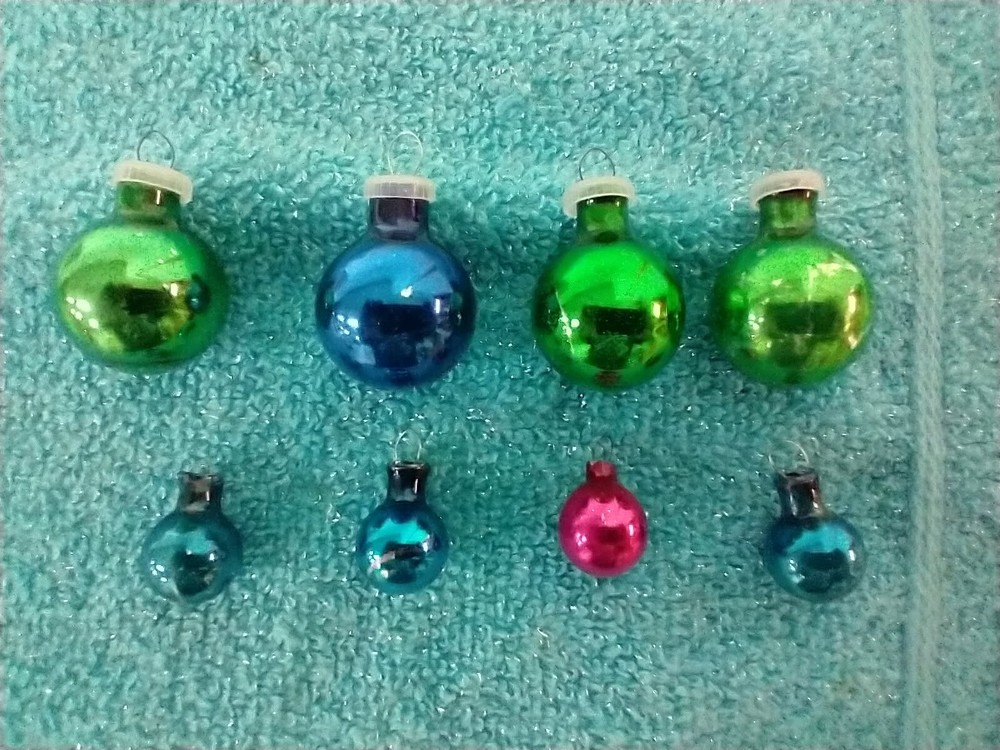Set Of 8 Vintage Miniature Mercury Glass Ball Christmas Ornaments