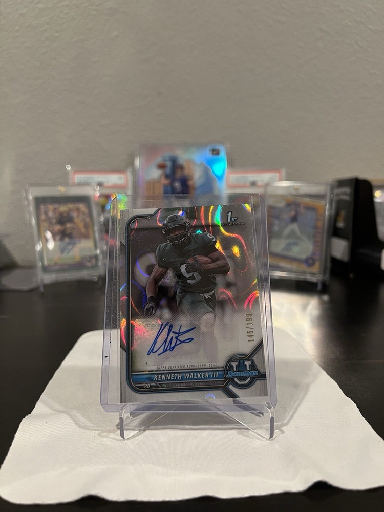 2021-22 Bowman University - Autographs Lava Refractor Kenneth Walker III /199