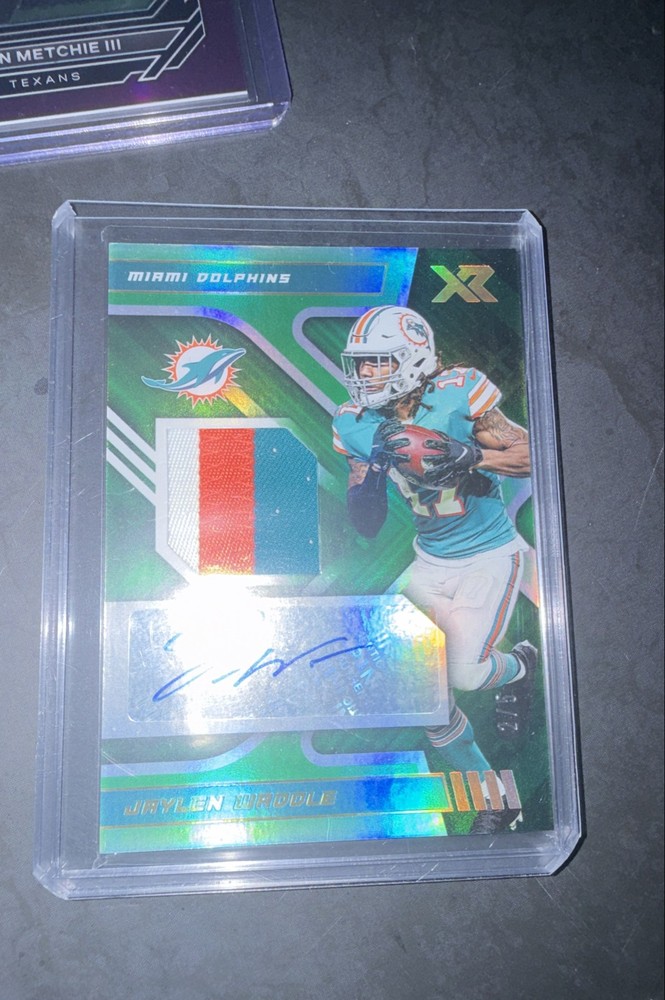 2021 Panini XR - Rookie Triple Swatch Autographs Jaylen Waddle #206 Green /5 (AU, MEM, RC)