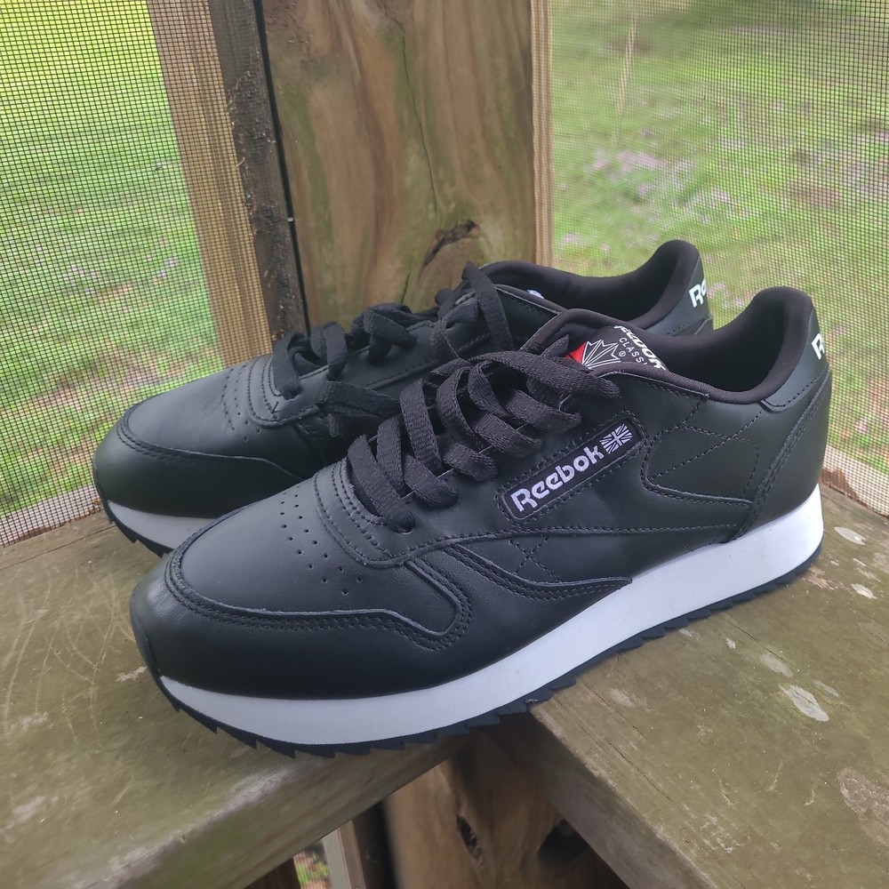 Reebok Classic Leather Ripple Black White Sneakers in Size 7
