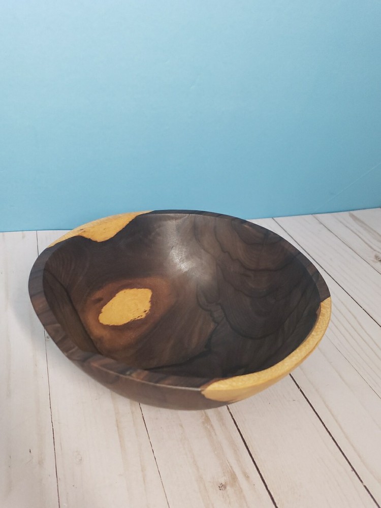 Vintage Belize Round Two-tone Ziricote Wood Bowl Hand Carved 8 1/2”x 8 1/2”