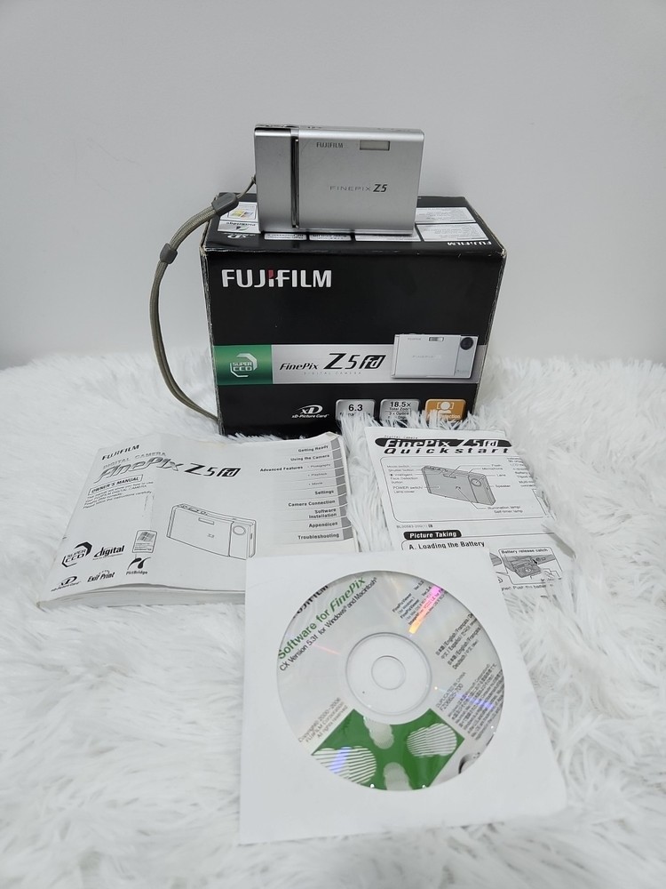 Fujifilm FinePix Z5 fd 6.3MP Digital Camera Silver Tested Works No Charger