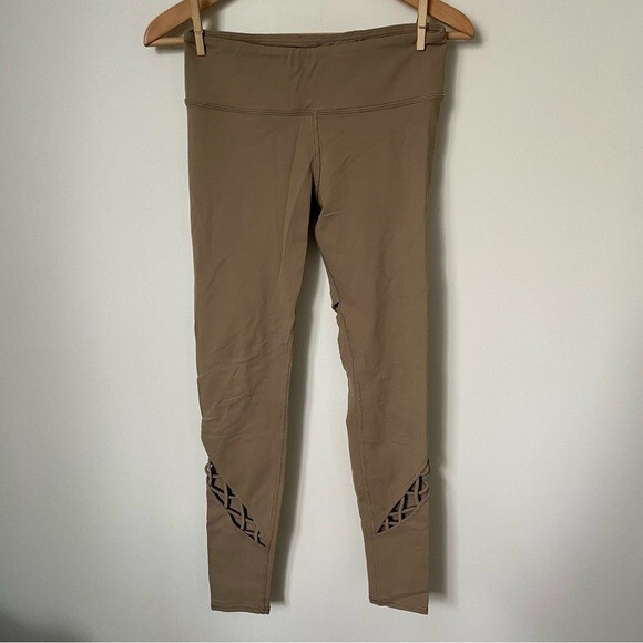 Alo Yoga Entwine High-Waisted Leggings in Tan Size Small