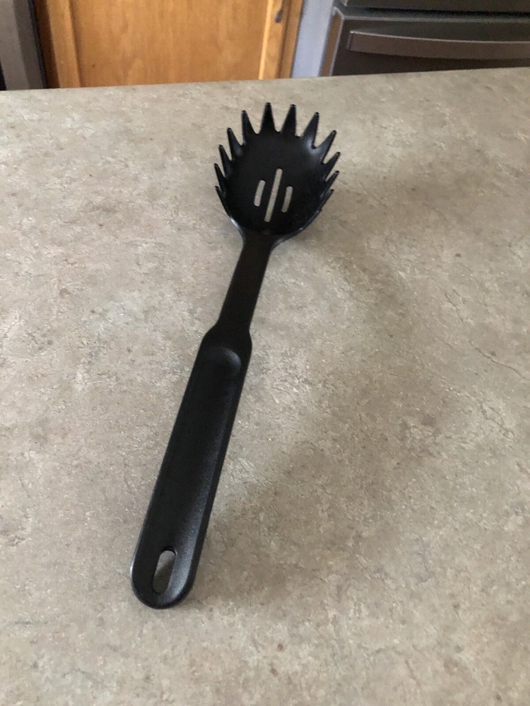 Pampered Chef Nylon Pasta Fork in Excellent Used Condition