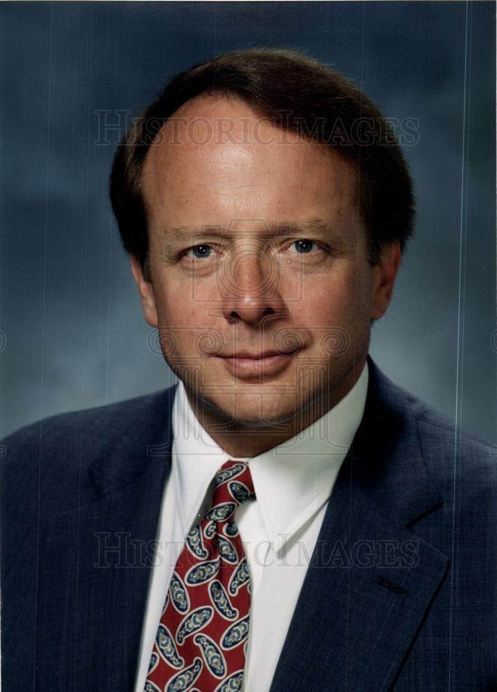 1998 Press Photo Edsel B.Ford II Ford board of director - dfpb89819