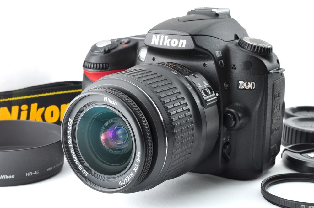 Nikon D90 AF-S DX 18-55mm II ED Zoom Lens Kit [MINT] 10,495 Shots w/ Strap Hood