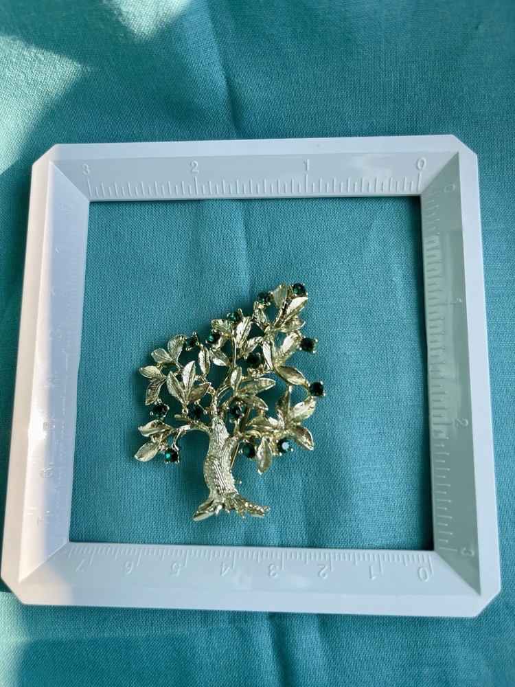 Vintage Dodds Green Rhinestone Goldtone Oak Tree Brooch Pin Signed