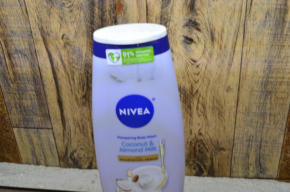 NIVEA Coconut Almond Milk Body Wash 20oz Moisturizing Nourishing Hydration