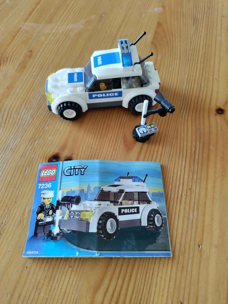 LEGO CITY Police Car Set 7236 2005 in Good Condition