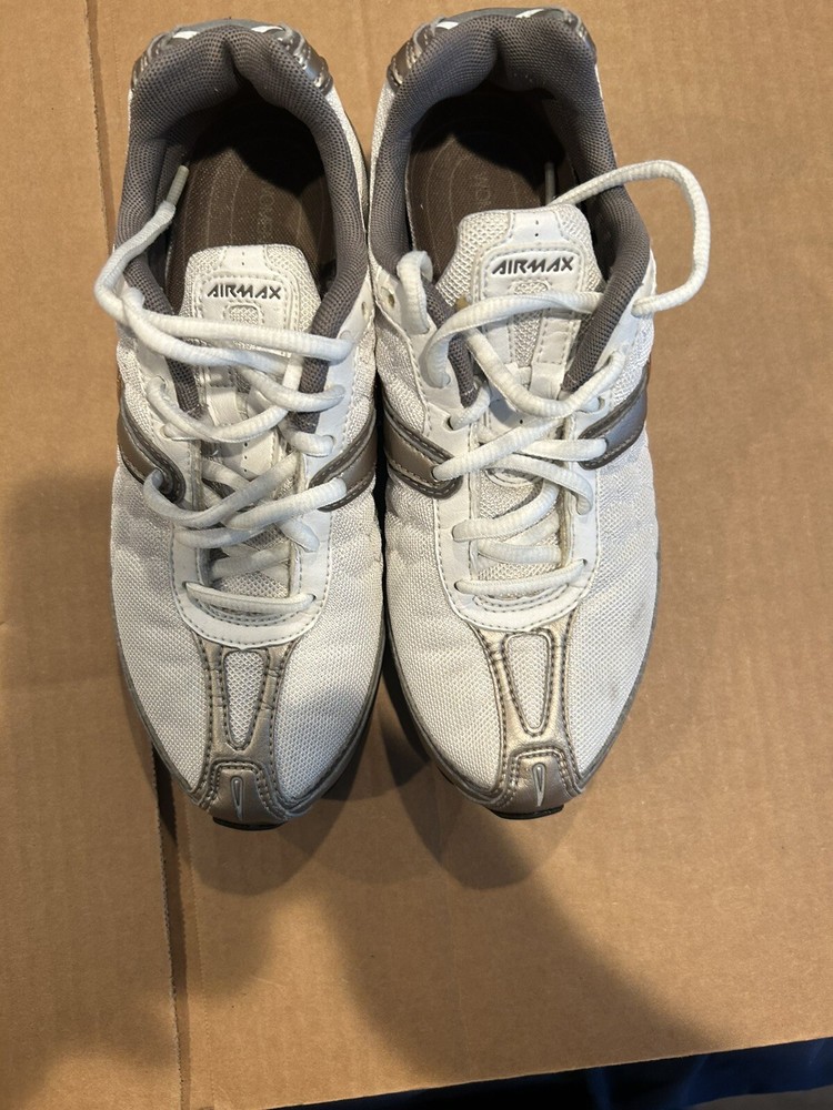 Nike Air Max Women's size 6 Athletic Gray Sneakers Trail Running shoes pre owned