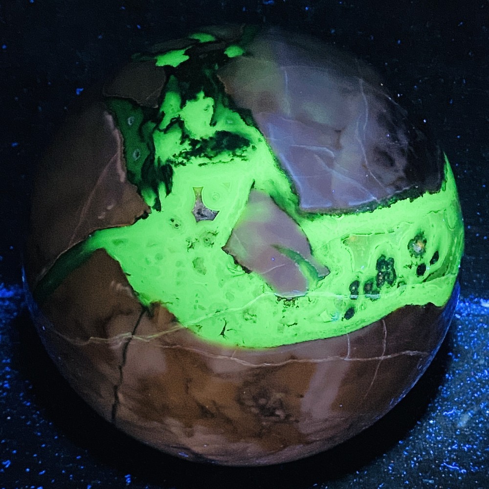 Natural Volcanic Agate Crystal Sphere 6120G UV Reactive Healing Stone